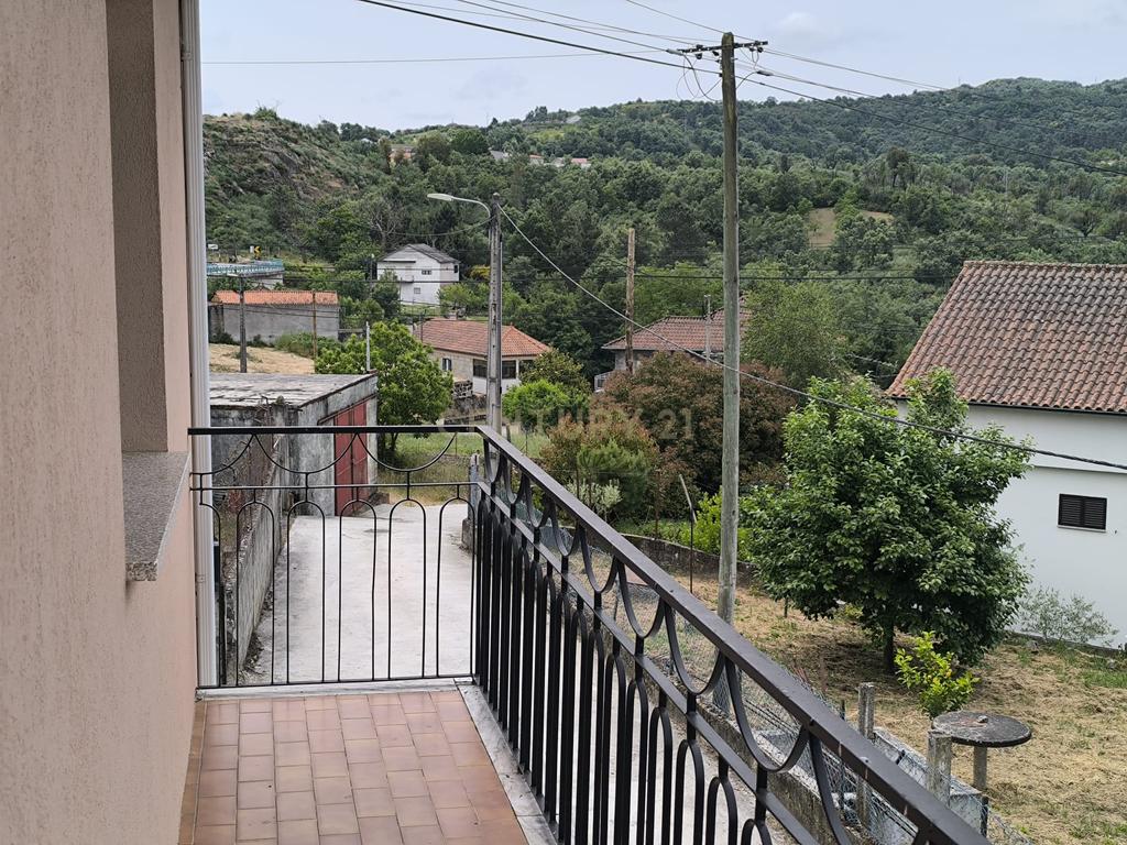 Casas prontas a habitar com terreno, arvores de fruto, forno e água própria. - Image 38