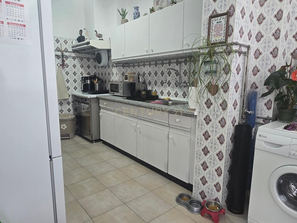 Apartamento T3 em Viana do Castelo com Varanda e Boa Localização - Image 6