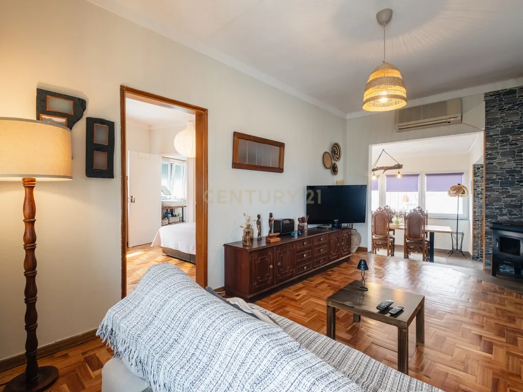 Moradia Renovada em Serpins, Lousã com 3 Casas de Banho - Image 10