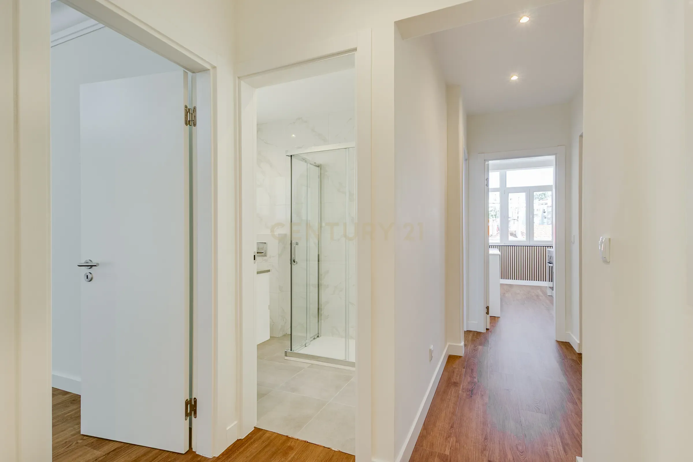 Apartamento T2 Remodelado em São Domingos de Benfica, Lisboa - Image 6