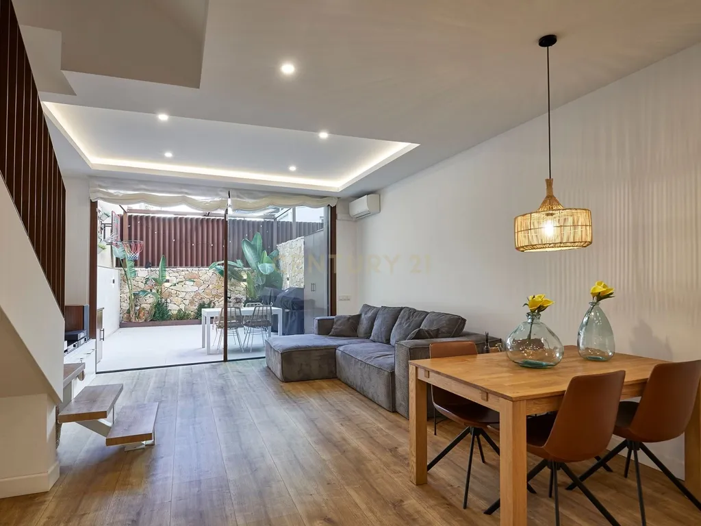 Casa Espetacular no Centro de Tiana - Image 2