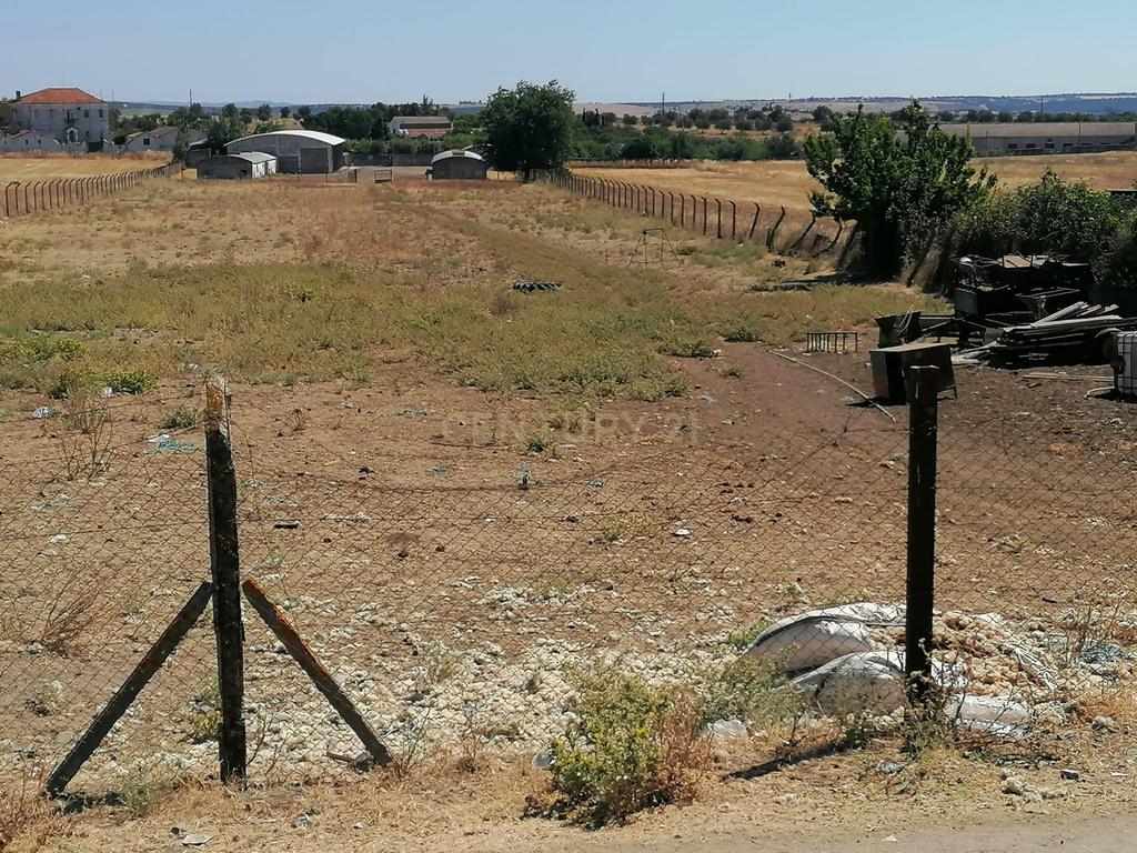 Beja, 2040,150 m2 de Armazéns Diversos instalados em 7190,690 m2 de terrenos Urbanos e ainda 2,5 hectares de terrenos Rústicos - Image 23