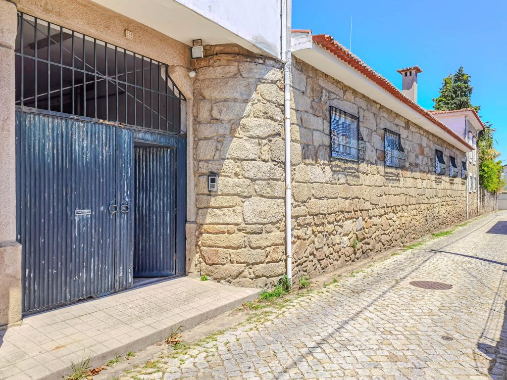 Quinta Santo António — Um refúgio único com piscina privada e potencial ilimitado na Maia - Image 6