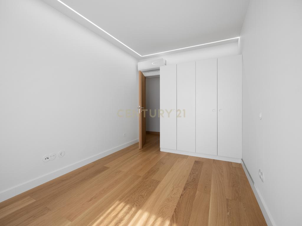 Luxuoso apartamento T3 no Centro de Setúbal e a 300m da praia - Image 12