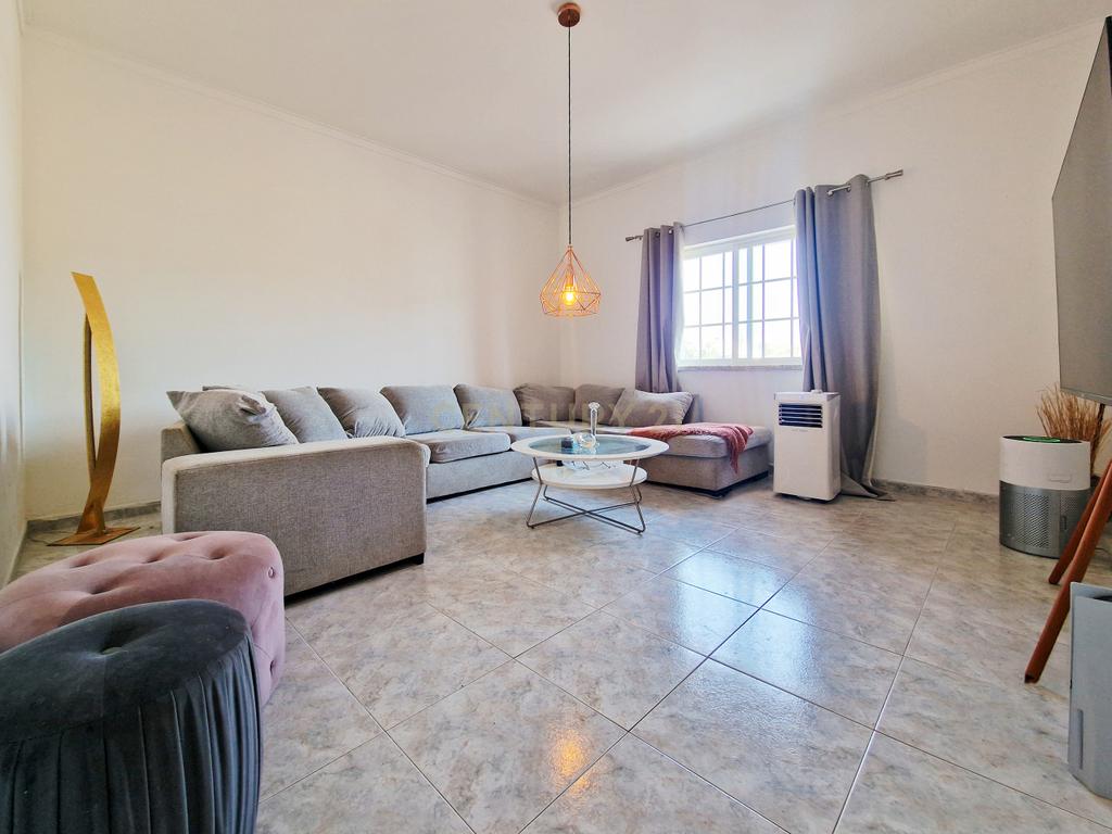 Moradia isolada de 6 assoalhadas com garagem - Zona tranquila - Image 10