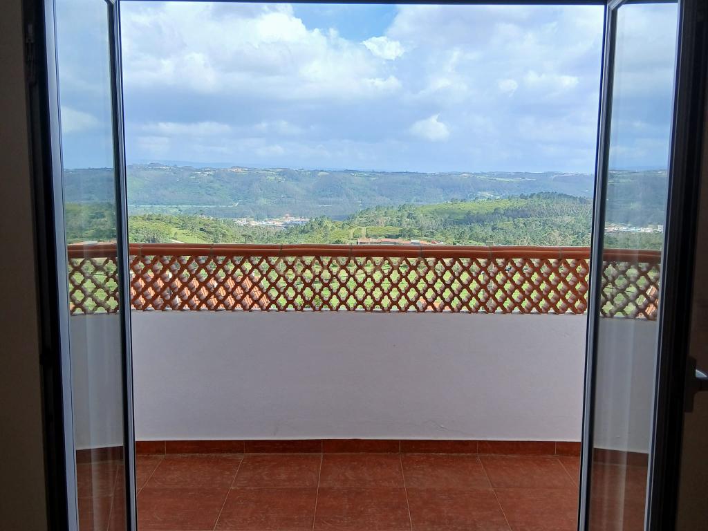 Moradia T2+1 e sotão com vista mar - Image 20