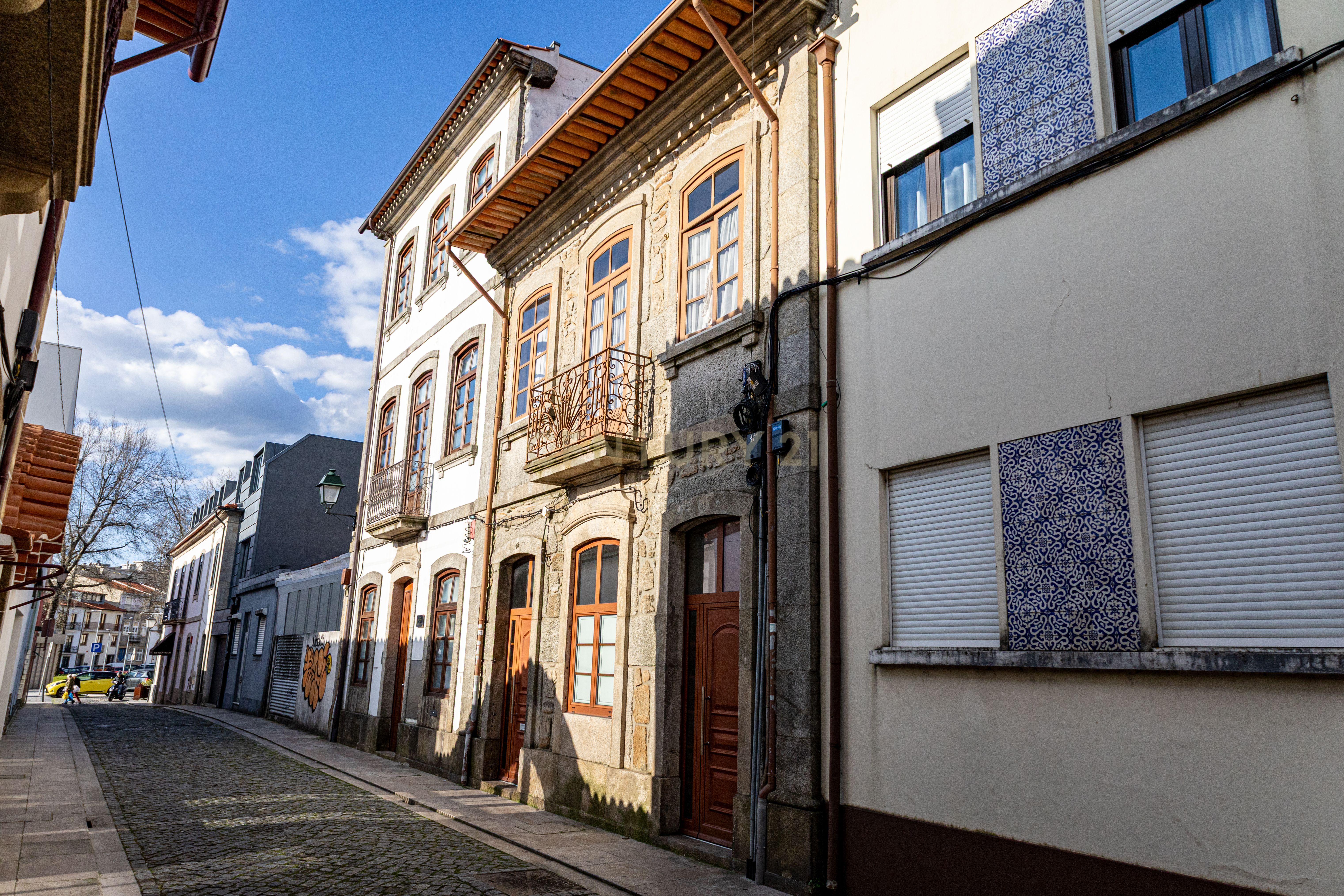 Moradia no Centro Histórico de Barcelos - Image 25