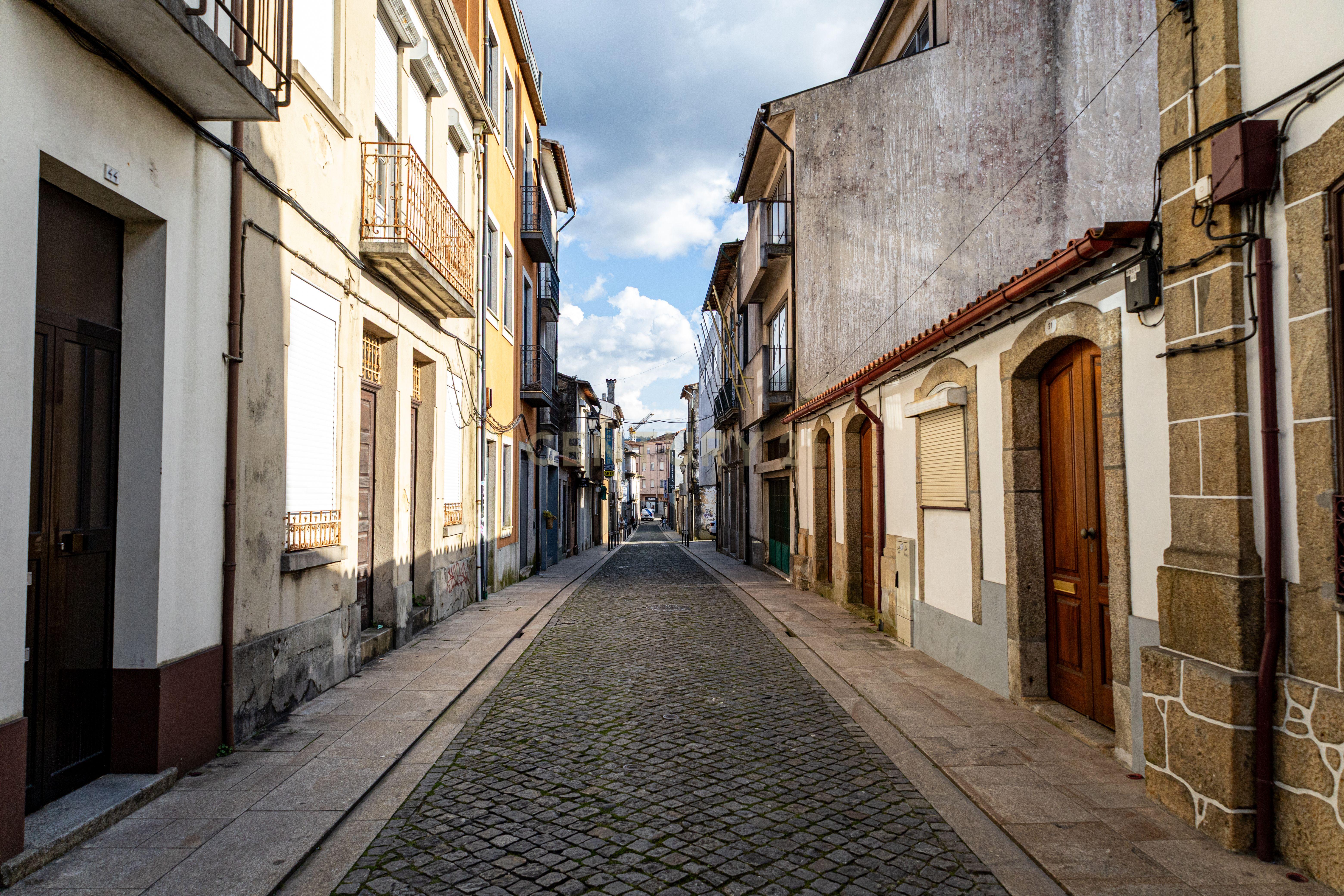 Moradia no Centro Histórico de Barcelos - Image 2