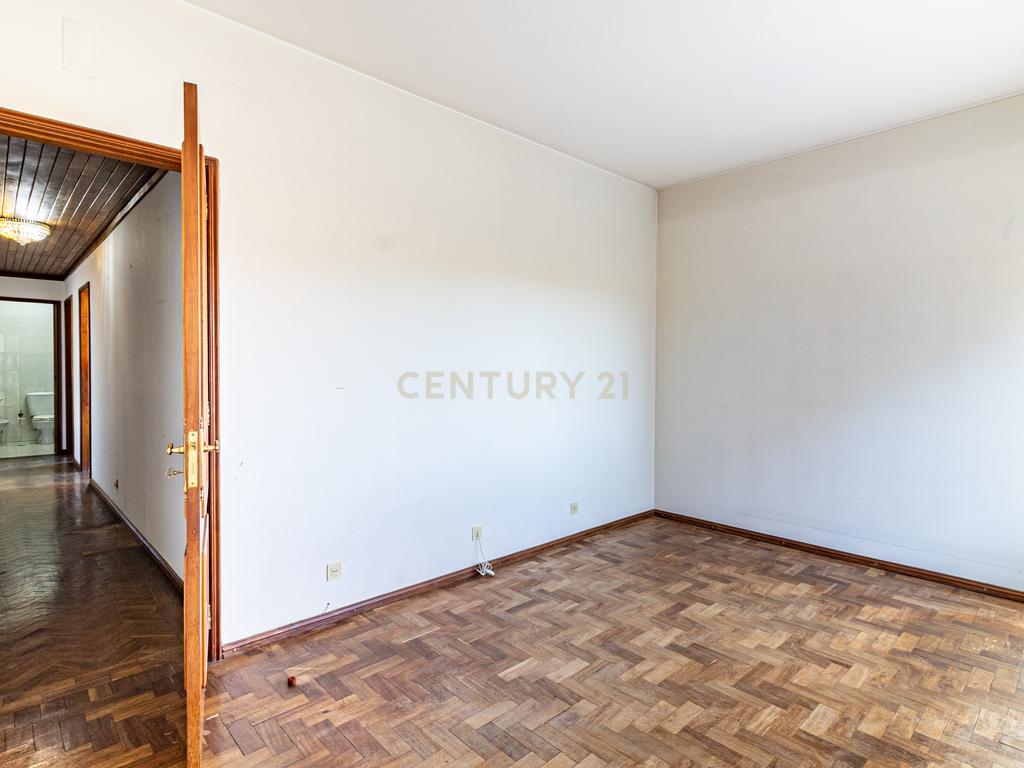 Apartamento Tipologia T5 Centro de Braga com garagem 2 carros - Image 20