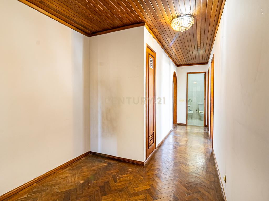 Apartamento Tipologia T5 Centro de Braga com garagem 2 carros - Image 18