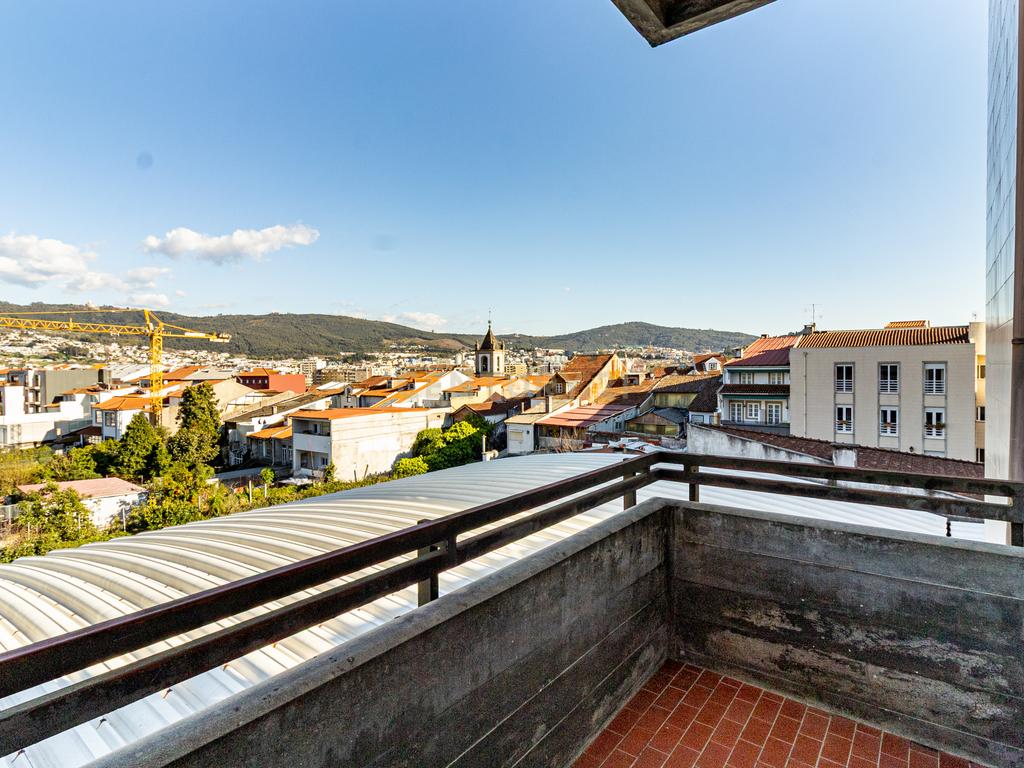 Apartamento Tipologia T5 Centro de Braga com garagem 2 carros - Image 17