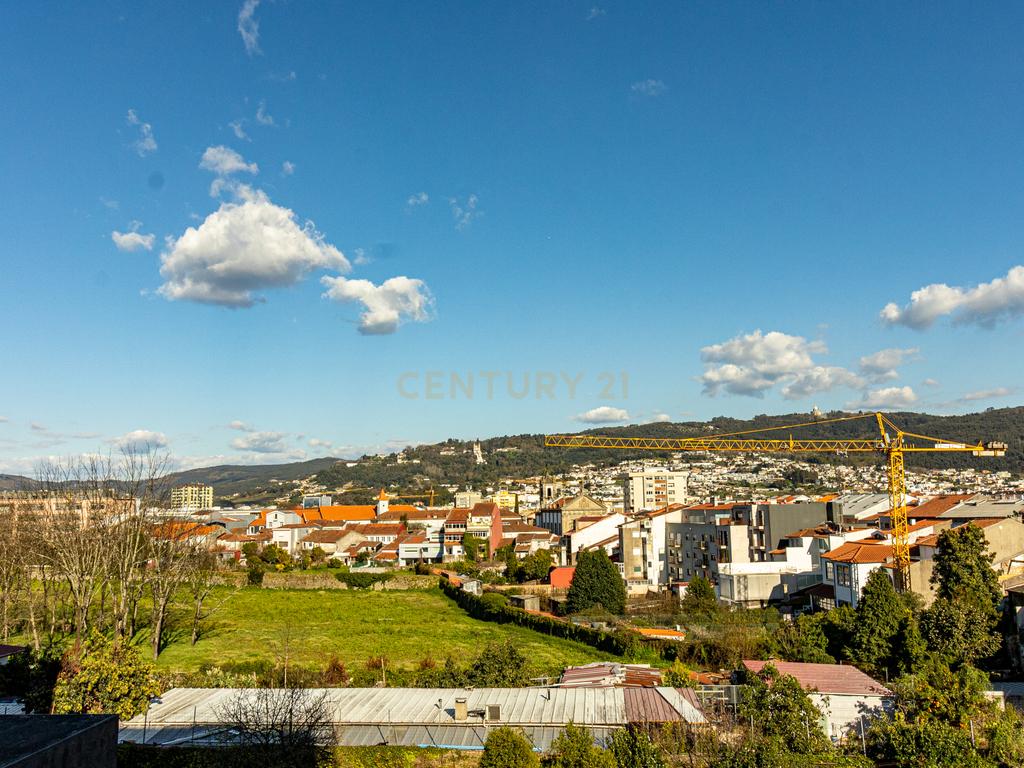 Apartamento Tipologia T5 Centro de Braga com garagem 2 carros - Image 16