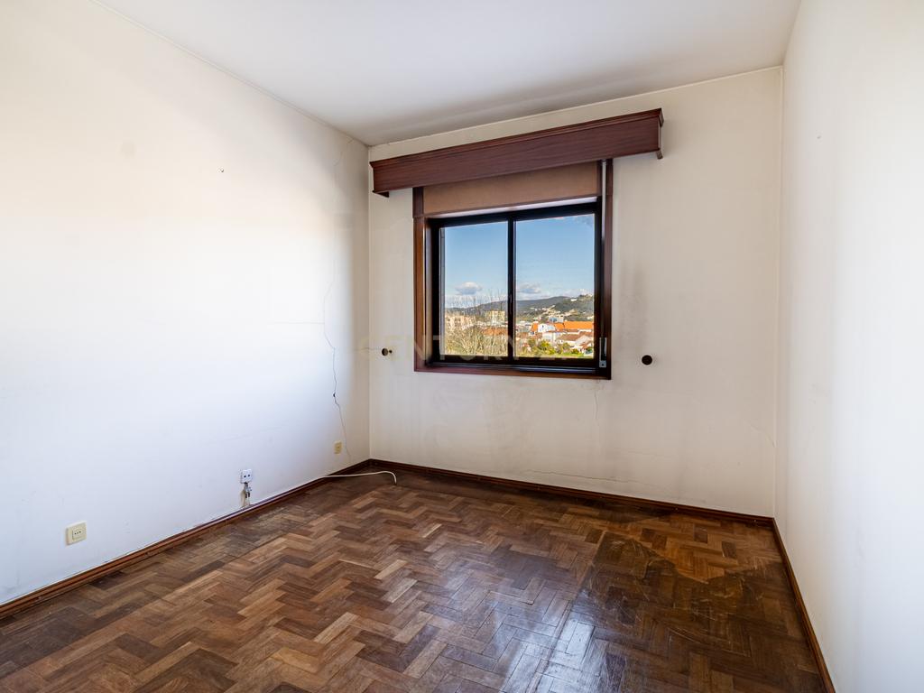 Apartamento Tipologia T5 Centro de Braga com garagem 2 carros - Image 28
