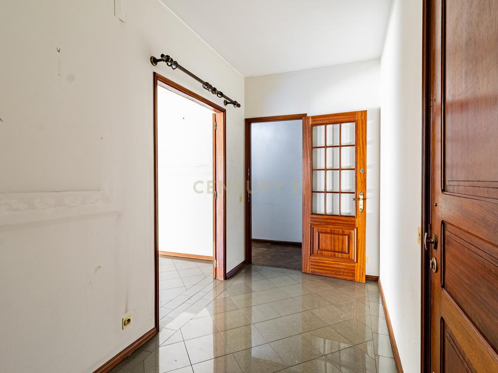 Apartamento Tipologia T5 Centro de Braga com garagem 2 carros - Image 30