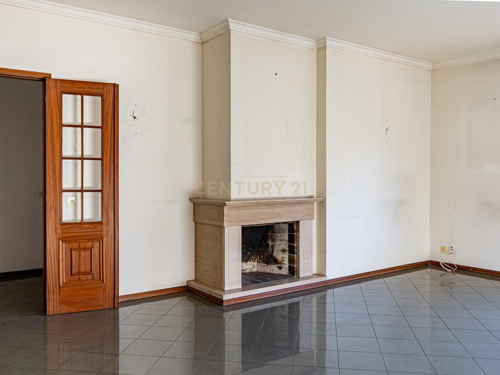 Apartamento Tipologia T5 Centro de Braga com garagem 2 carros - Image 7