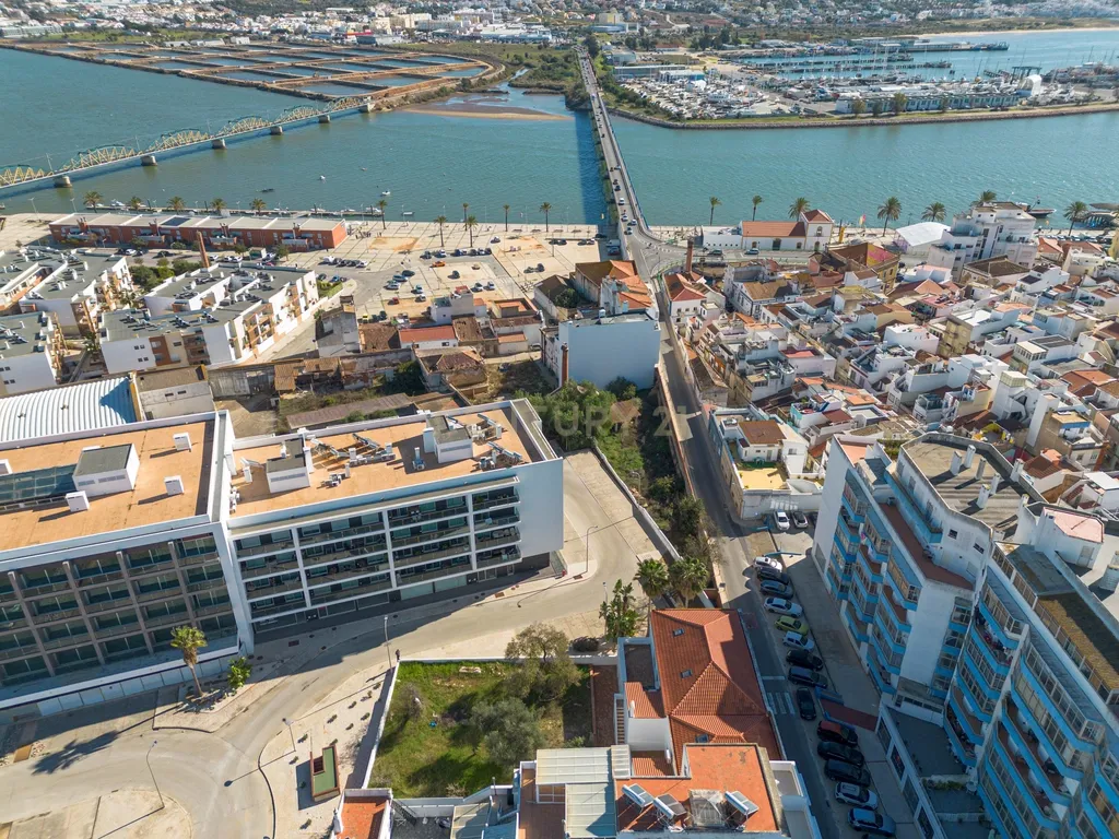 CASA PONTE VELHA – 2 CASAS TOTALMENTE RENOVADAS COM GRANDES JARDINS E VISTAS PANORÂMICAS - Image 2