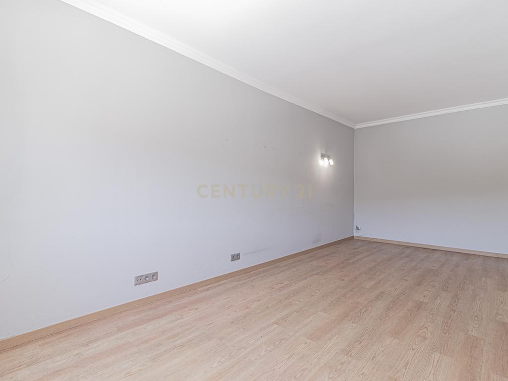 Moradia T4 em Vila Nova - Bucelas - Image 26