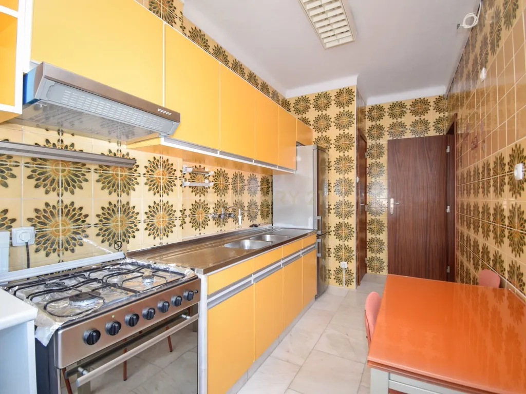 Apartamento T3 à Venda – Odivelas, Rua de Serpa Pinto | Junto ao Metro - Image 19