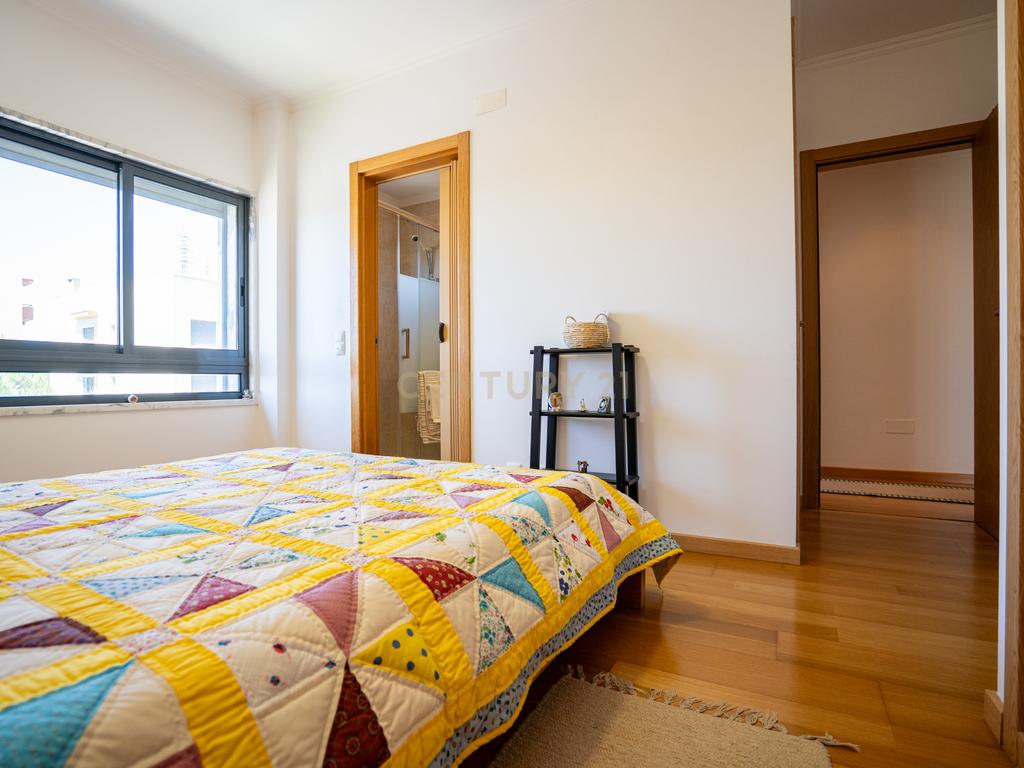 Apartamento T3 Porto Salvo - Image 23