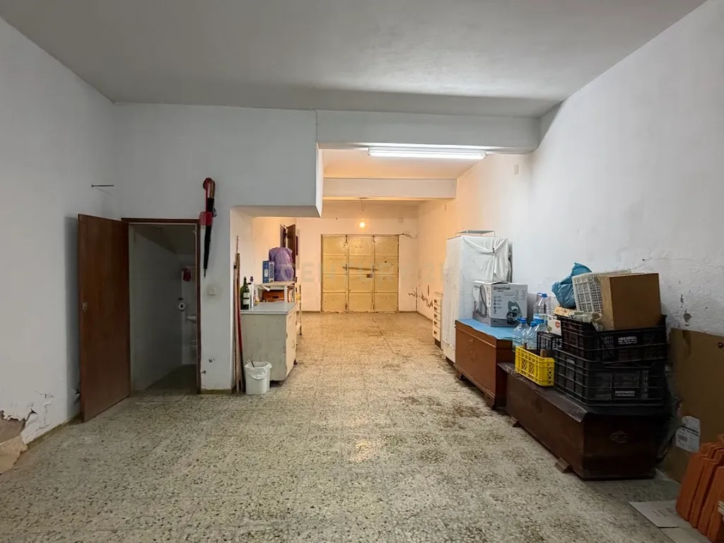 Moradia T2 + 1 no Centro de Portimão | Garagem 55 m² | Potencial + Proximidade às Praias - Image 44