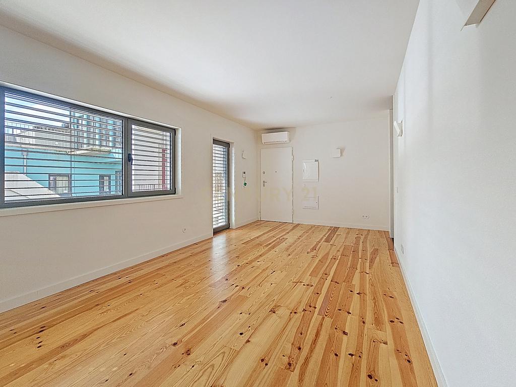 Apartamento T2 Novo – Rua do Bonjardim, Porto - Image 2
