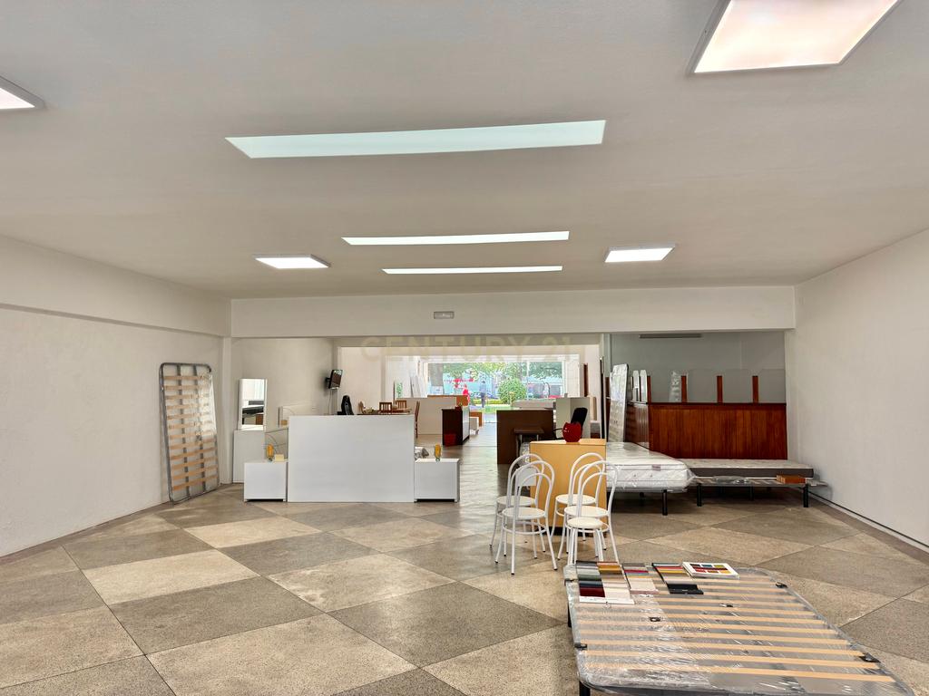 Loja com 250m2 no coração da cidade de Santo Tirso  - Image 10