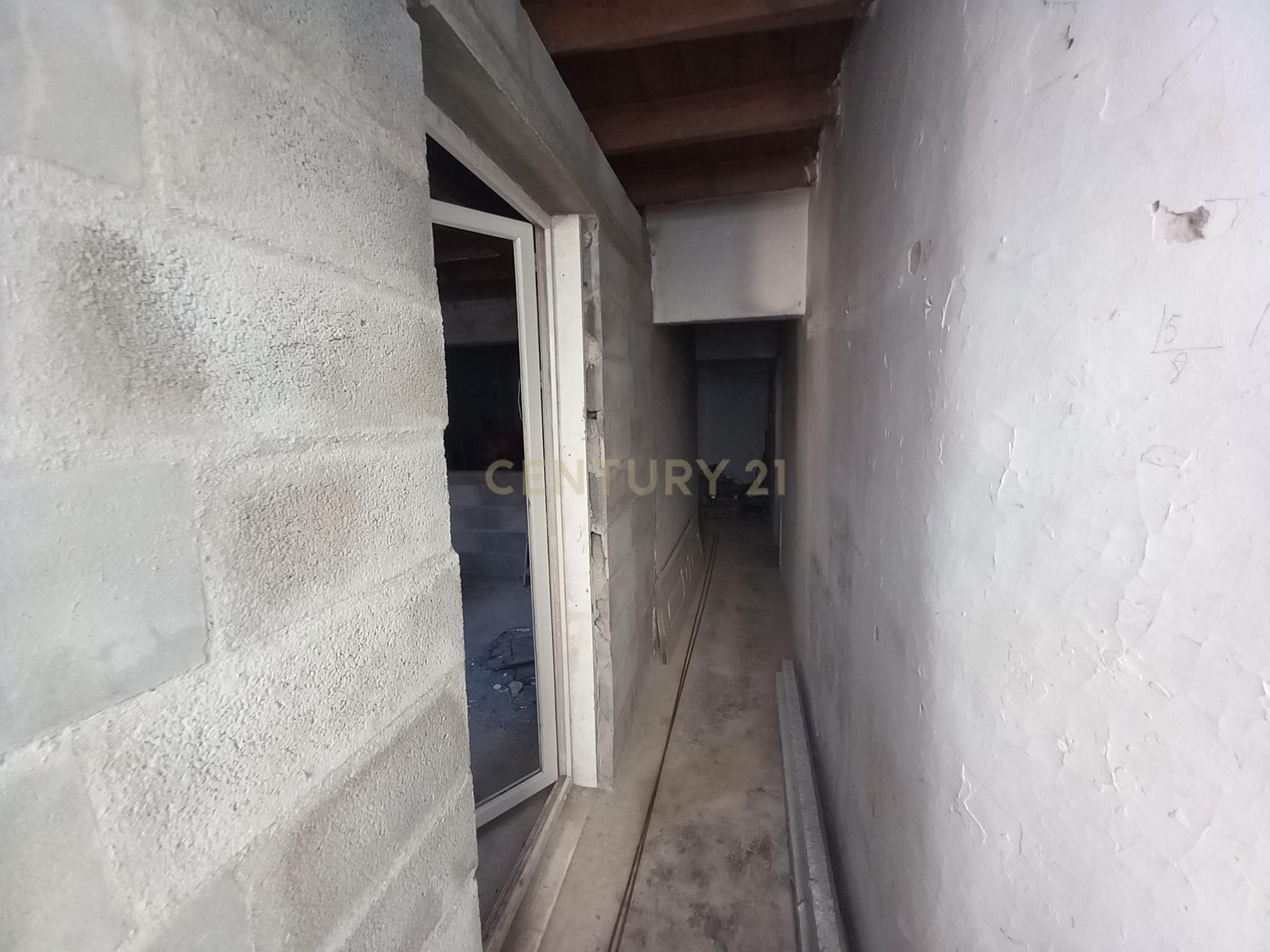 Moradia Com 2 pisos e quintal Ladoeiro - Image 3