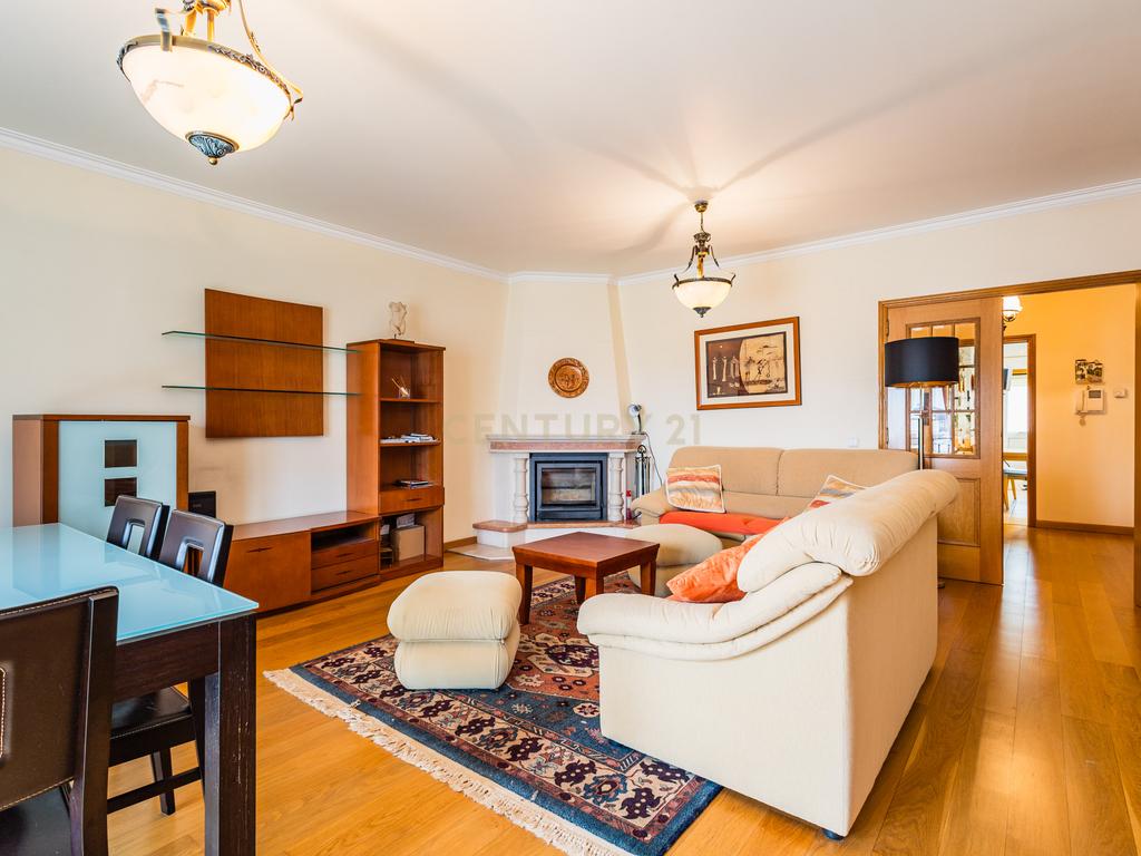 Apartamento T3 à venda em Cruz de Areia – Localização Privilegiada! - Image 9