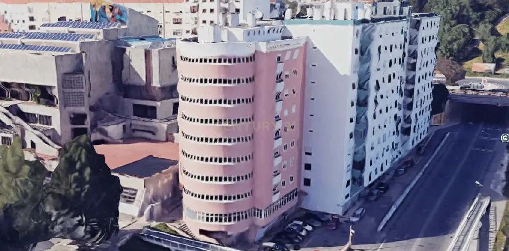 Loja Exclusiva de 223 m² — Rio de Mouro - Image 4