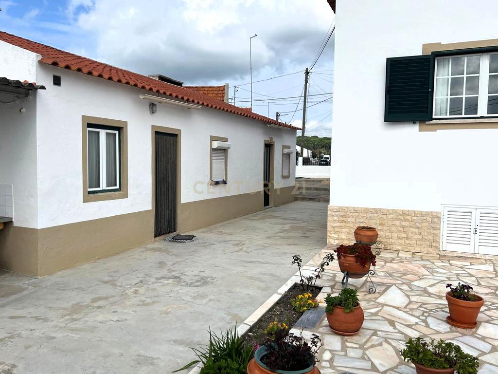 Casa T3 em Couço, Coruche - Oportunidade Única! - Image 19