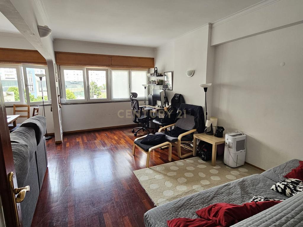 APARTAMENTO PAÇO DE ARCOS - Image 2