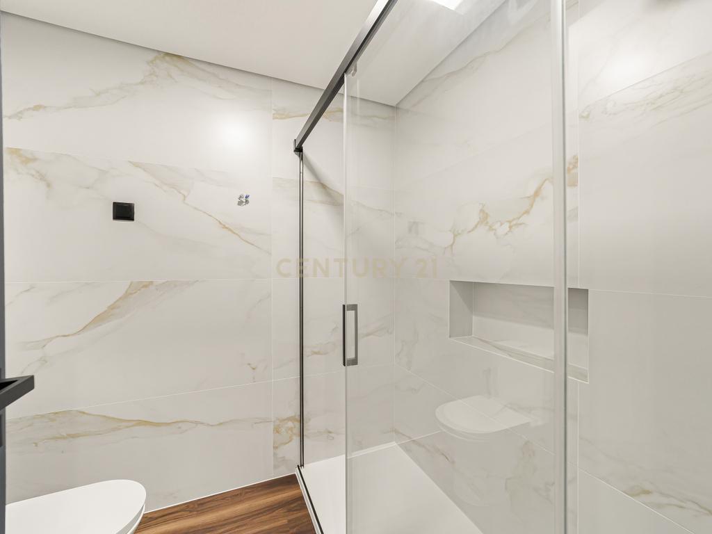 Apartamento T3 Totalmente Renovado - Image 18