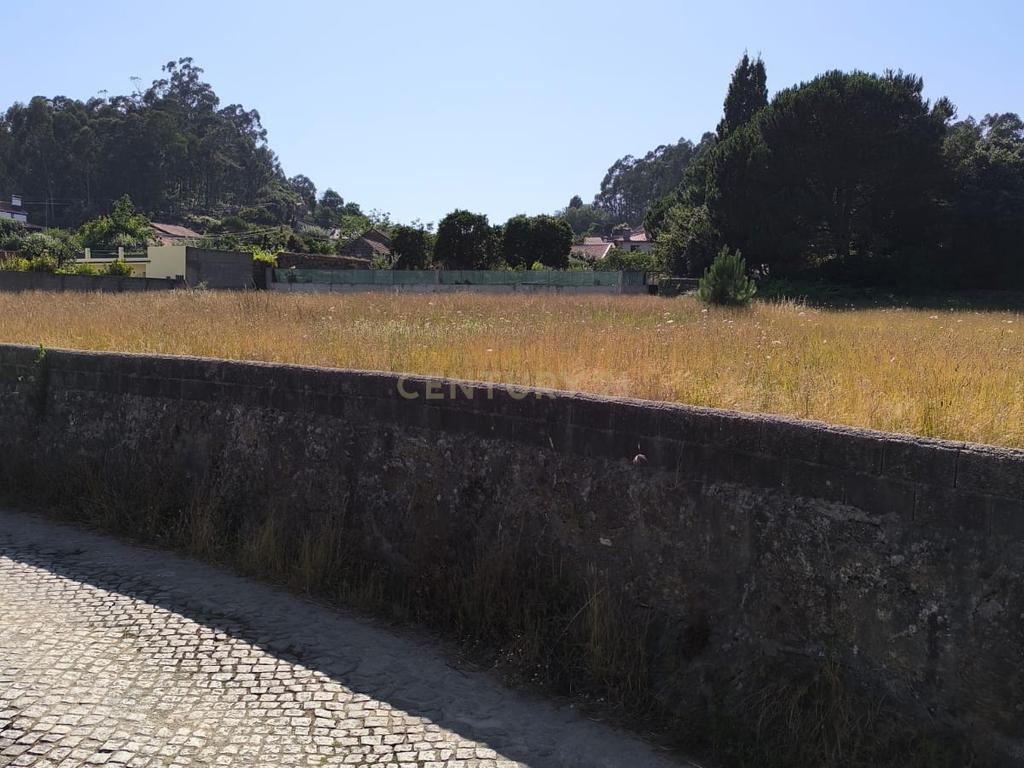 Terreno com Vista Montanha em Esposende - 3765m² - Image 2