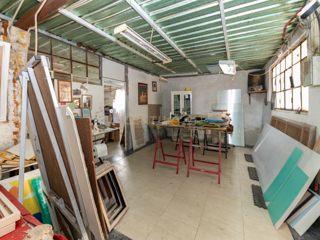 Apartamento T3 no Feijó com logradouro de 261 m2 - Image 28