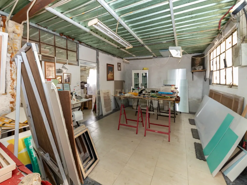 Apartamento T3 no Feijó com logradouro de 261 m2 - Image 28