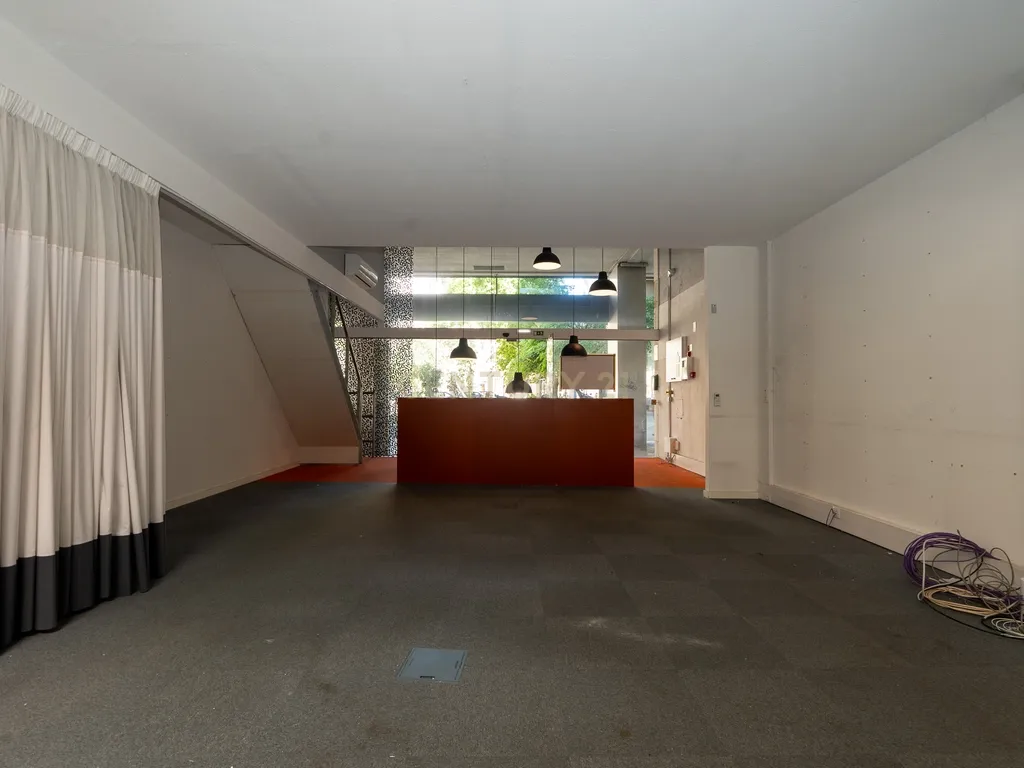 Loja com Cave e Mezanine no Centro de Lisboa - Image 17