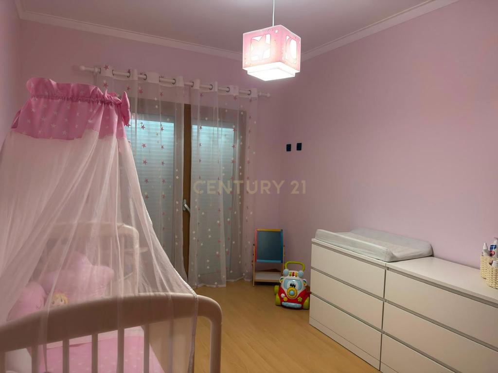 Apartamento T3 com garagem, Nossa Sra de Fátima, Entroncamento - Image 16