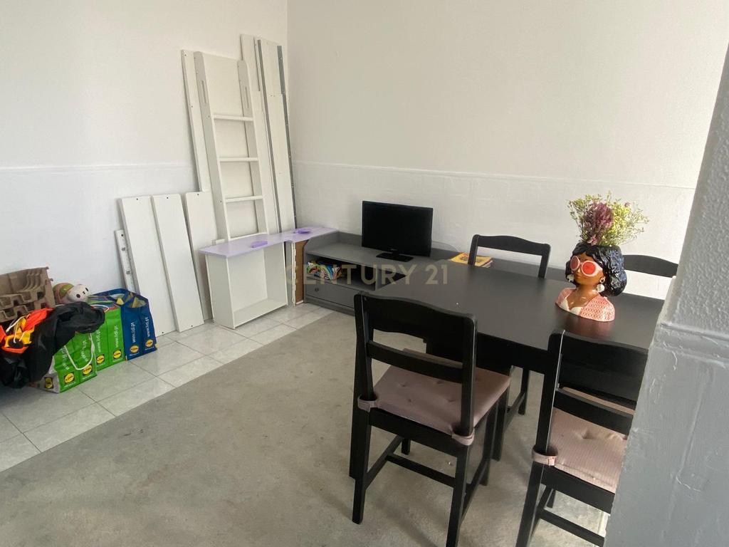 Apartamento T2 com Vista Panorâmica em Barreiro - Image 22