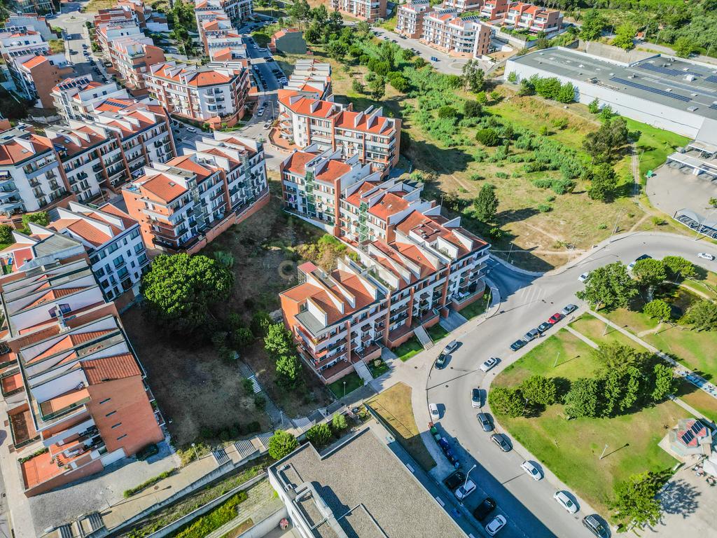 Apartamento T3 com Garagem Dupla na Quinta da Borloteira, Figueira da Foz - Image 4