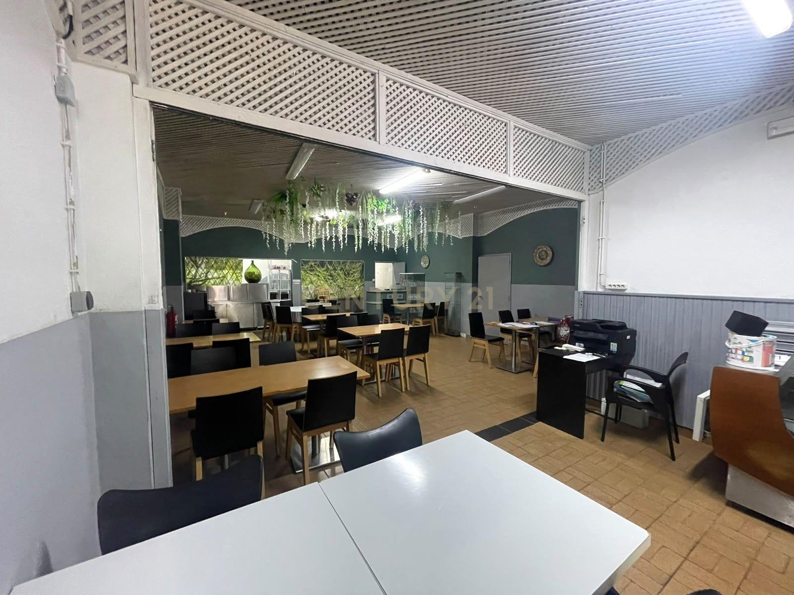 Fotografia 5 de Oportunidade de Negócio — Bar/Restaurante no Centro de Santa Cruz das Flores