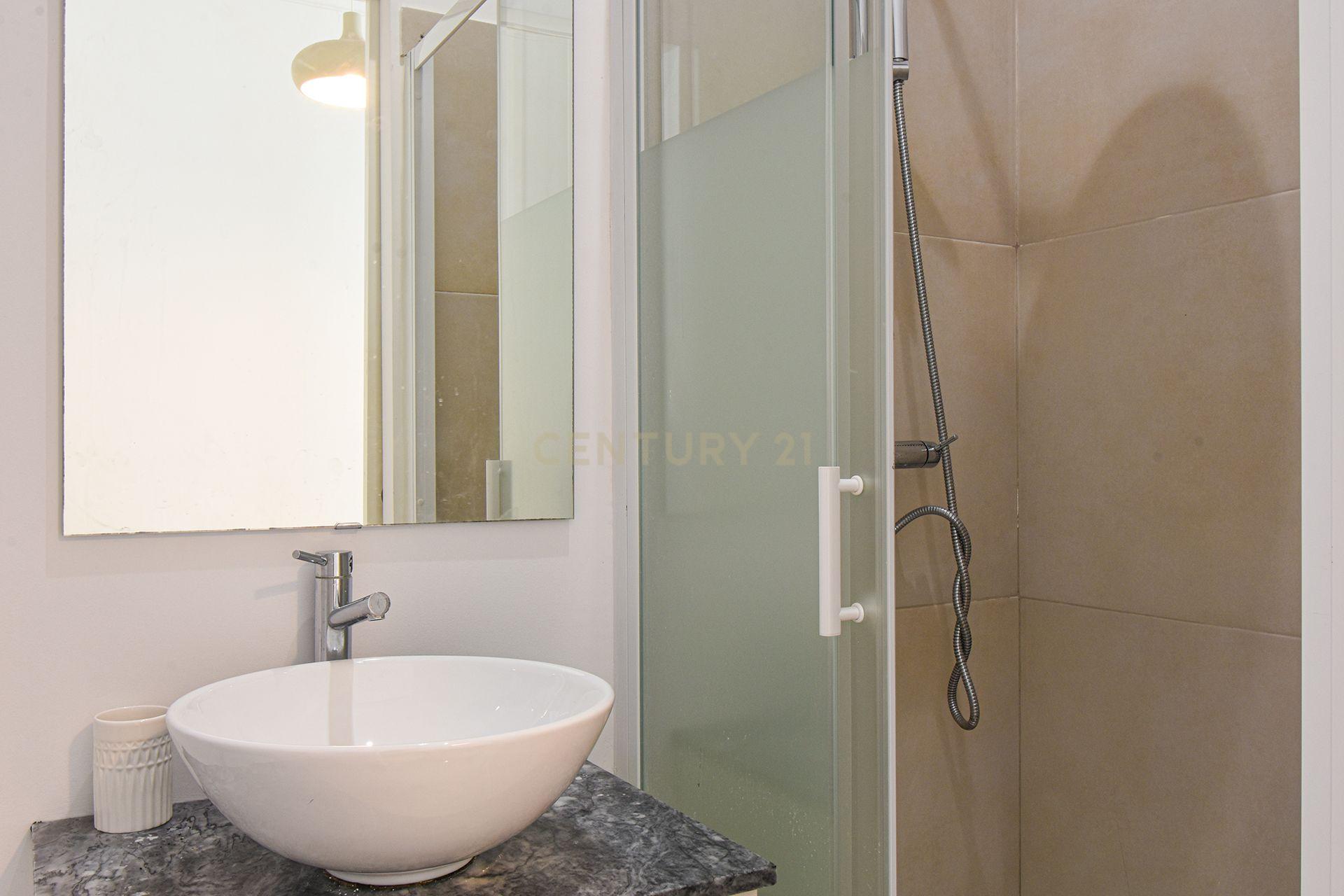 Apartamento T3 renovado com Licença AL - Lisboa - Image 24