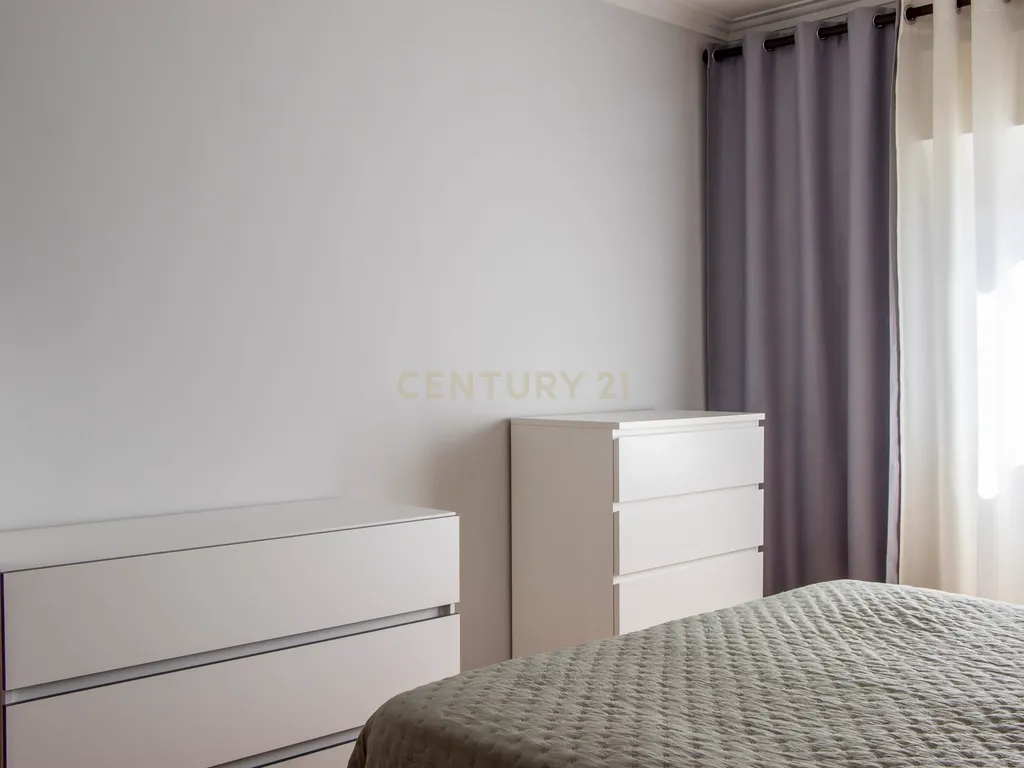 Apartamento T1 com Varanda em Agualva, Sintra - Image 3