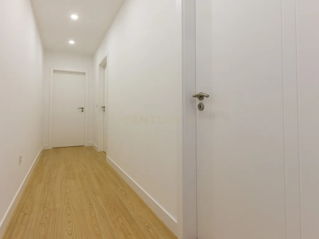 Apartamento T2 - Barreiro, Perto da Praia e Centro - Image 6