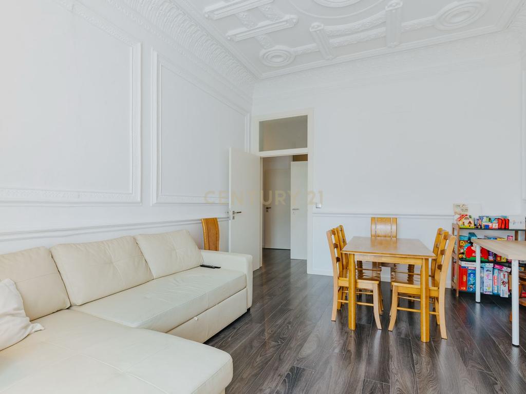 Apartamento Renovado em Avenidas Novas, Lisboa - Image 14