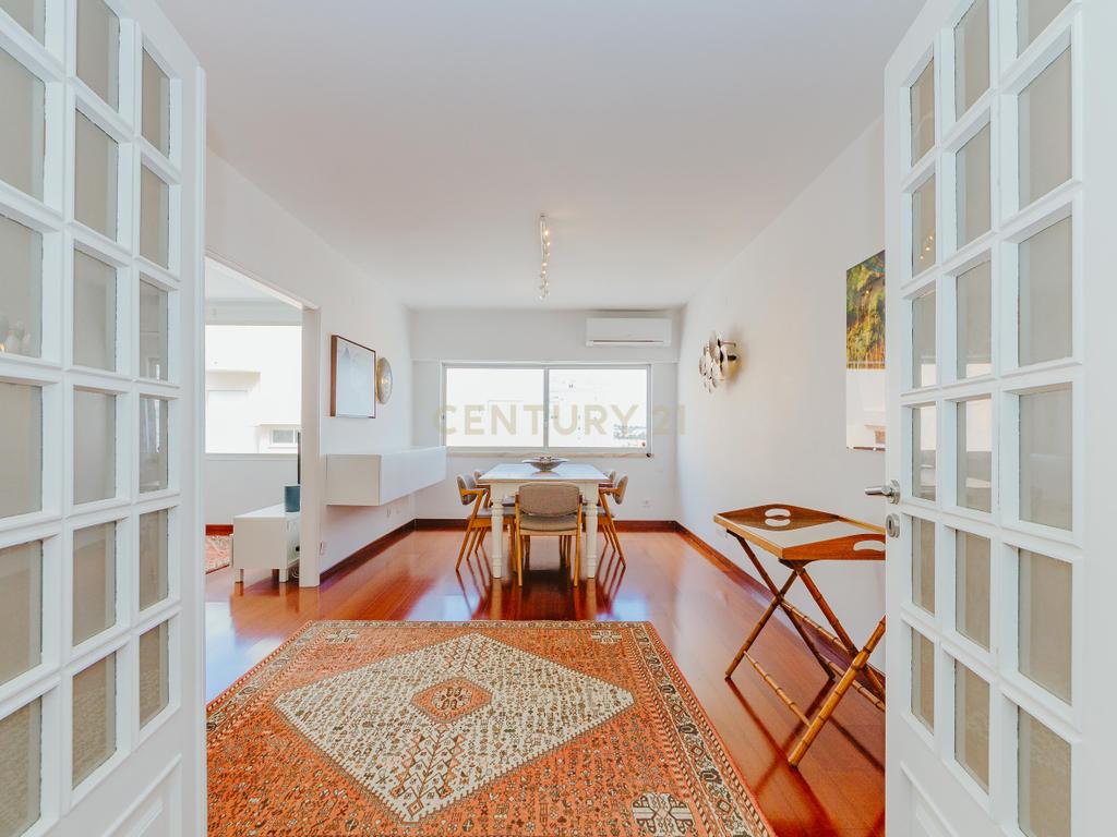 Apartamento T3 com Vista Mar e Piscina, em Cascais - Image 3