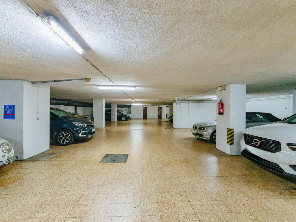 Apartamento T3 com Vista Mar e Piscina, em Cascais - Image 16