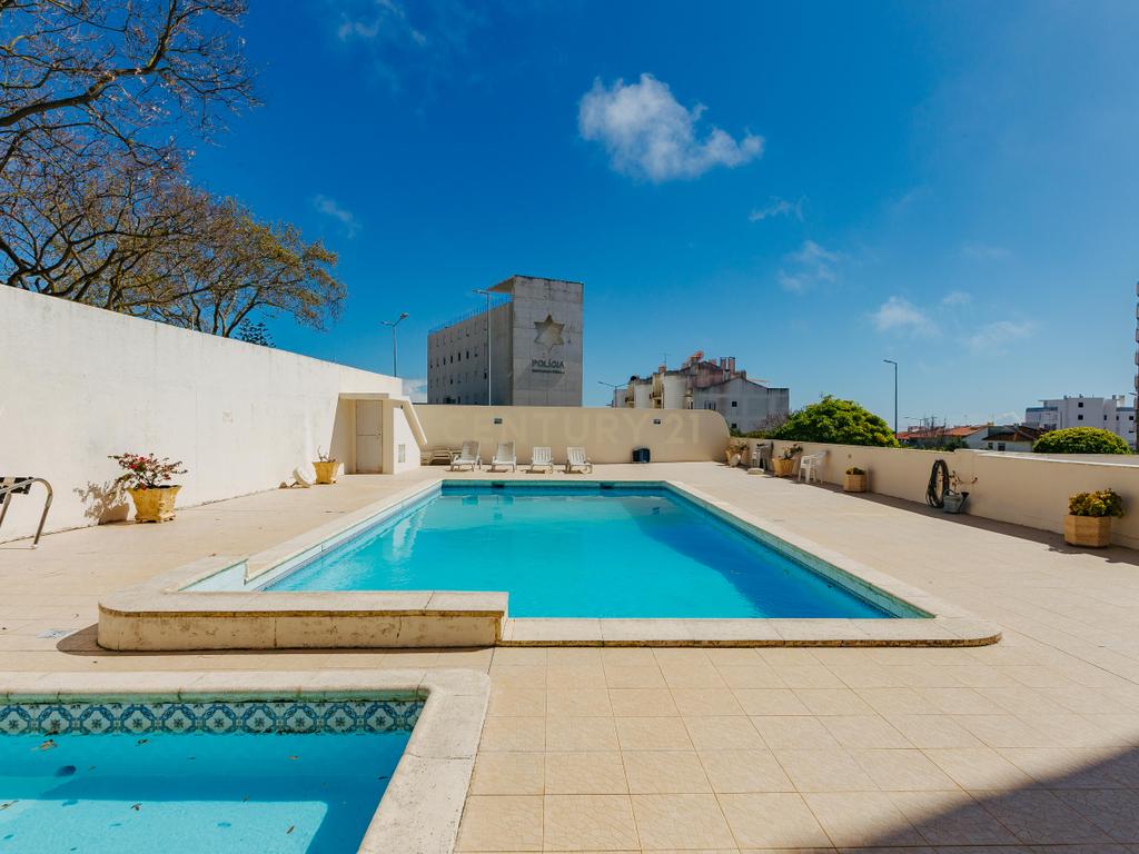 Apartamento T3 com Vista Mar e Piscina, em Cascais - Image 14