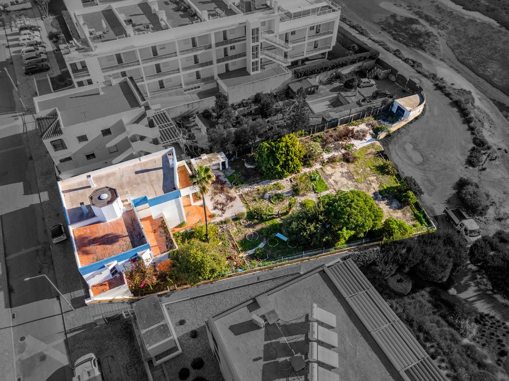 Terreno Urbano na 1.ª Linha da Ria Formosa com Projecto em Aprovação – Fuseta - Image 3