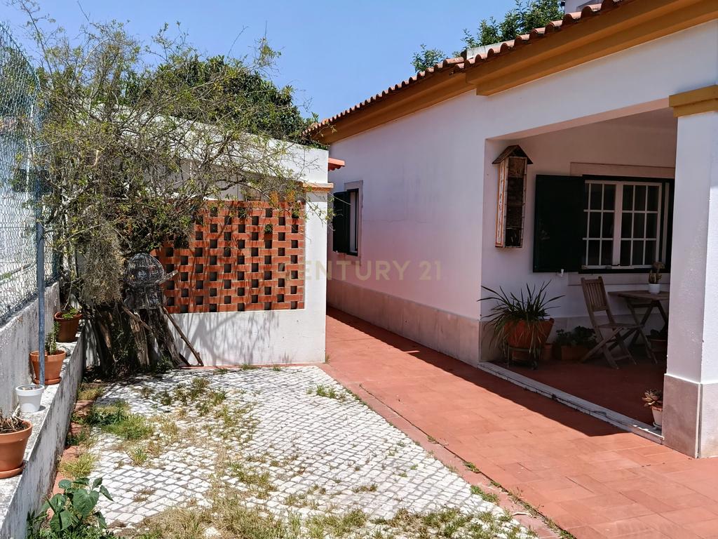 Casa Isolada em Sampaio-Sesimbra, Setúbal com Piscina e Vista Panorâmica - Image 5