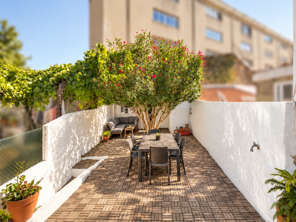 T1+2 dúplex com jardim privado e varanda - Image 23